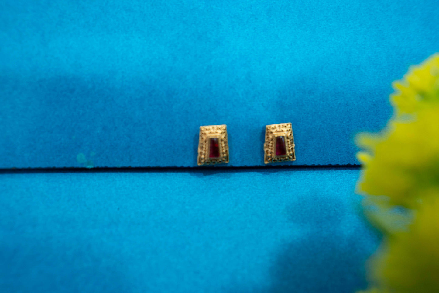 NBCA 002 Neckpiece with Earrings