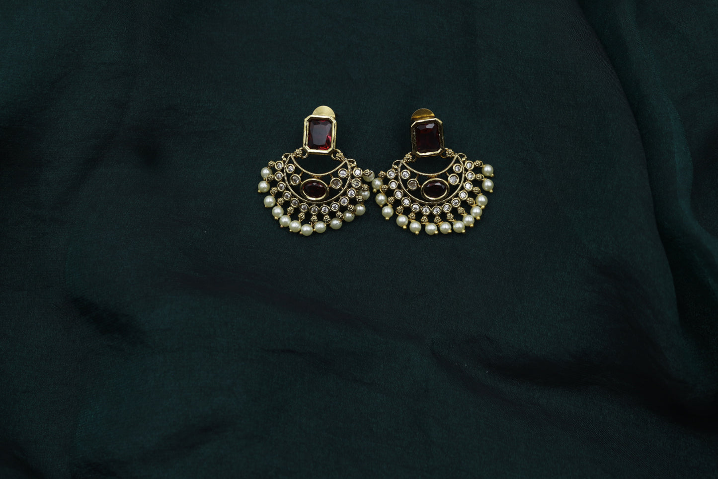 NBC 026 Neckpiece with Earrings