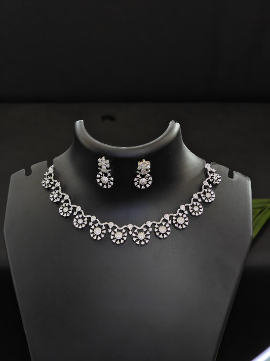 NAD 005 Necklace with Earrings