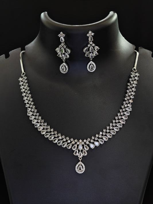 NAD 003 Necklace with Earrings